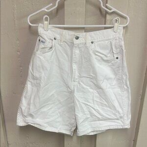 chic vintage White Denim Shorts - size 14